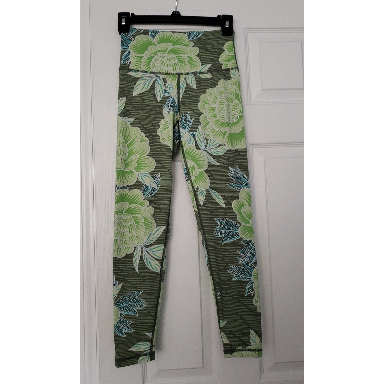 Aerie Womans Leggings Size Small